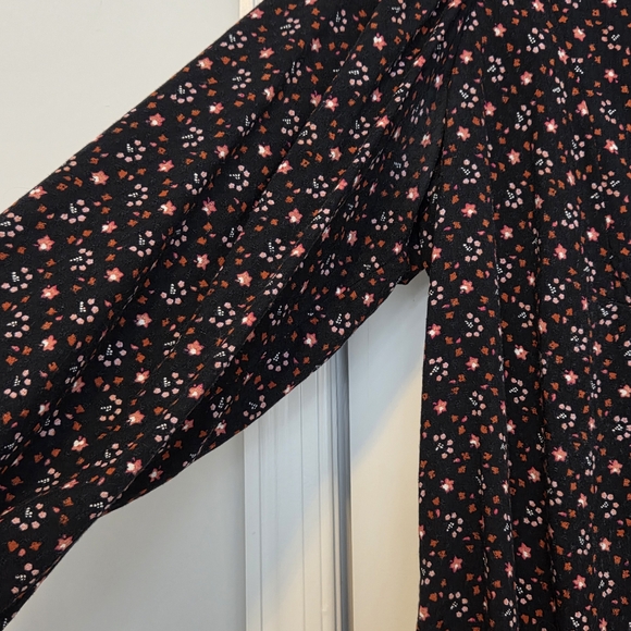 Universal Thread Blouse - Picture 3 of 5